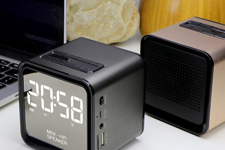 Multifunctional clock alarm clock bluetooth speaker (6)
