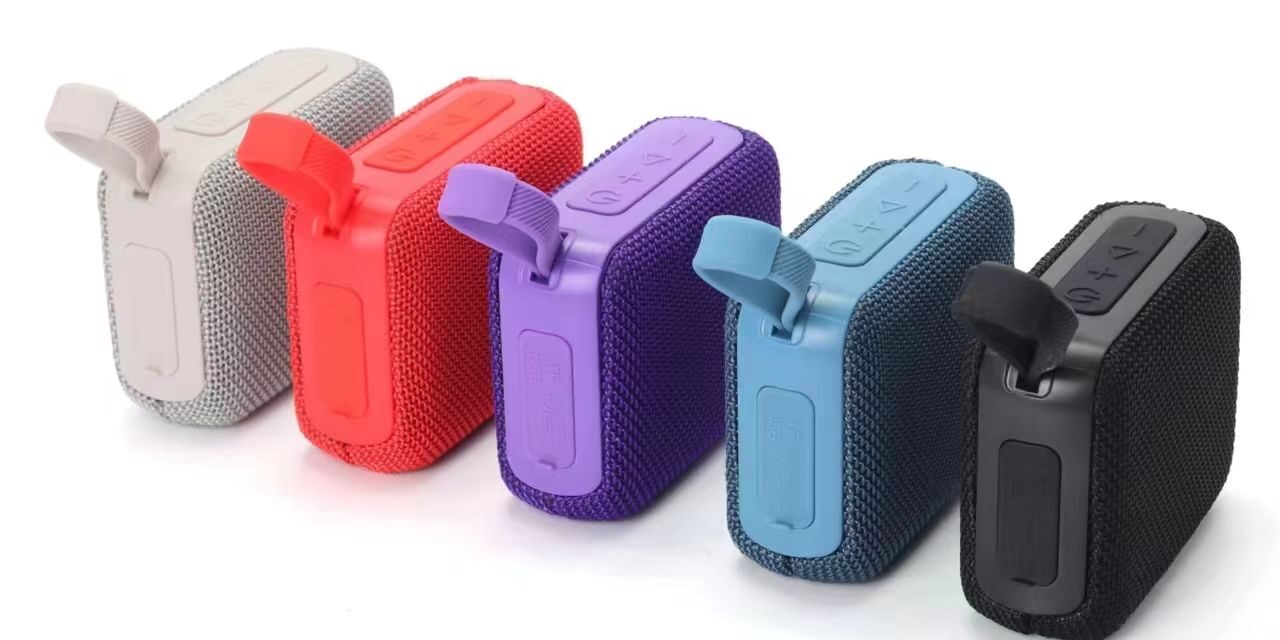 Mini Portable Outdoor Bluetooth Speaker with Keychain and USB/TF Slot